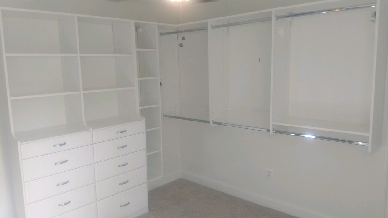 Double Hutch Master Closet in White