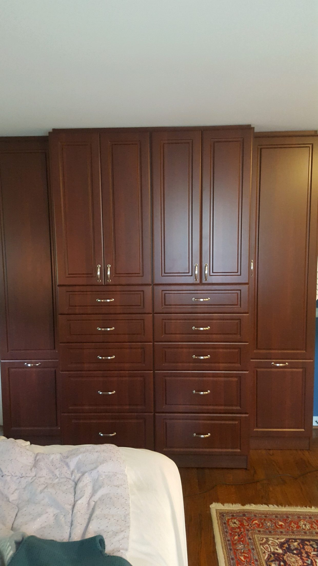 Bedroom wardrobe unit