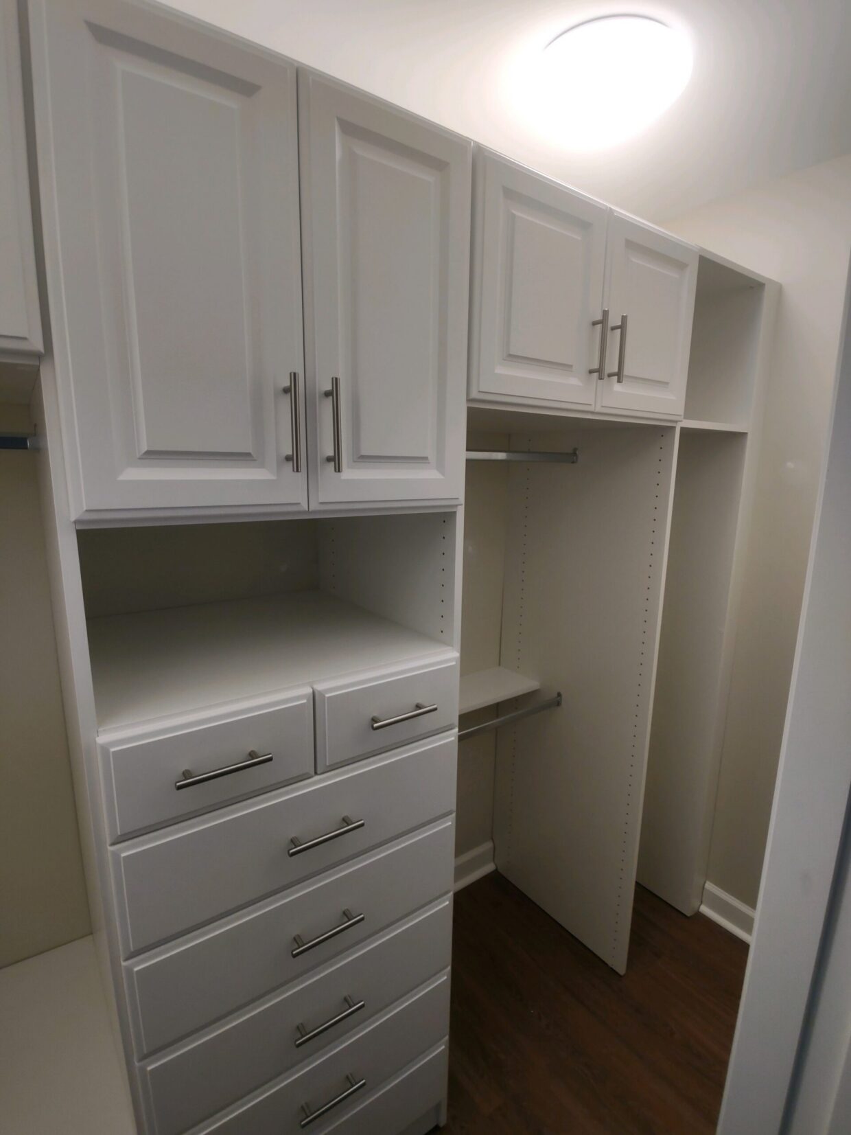 White Raised Panel Door – Molded Drawers with Floor Mount