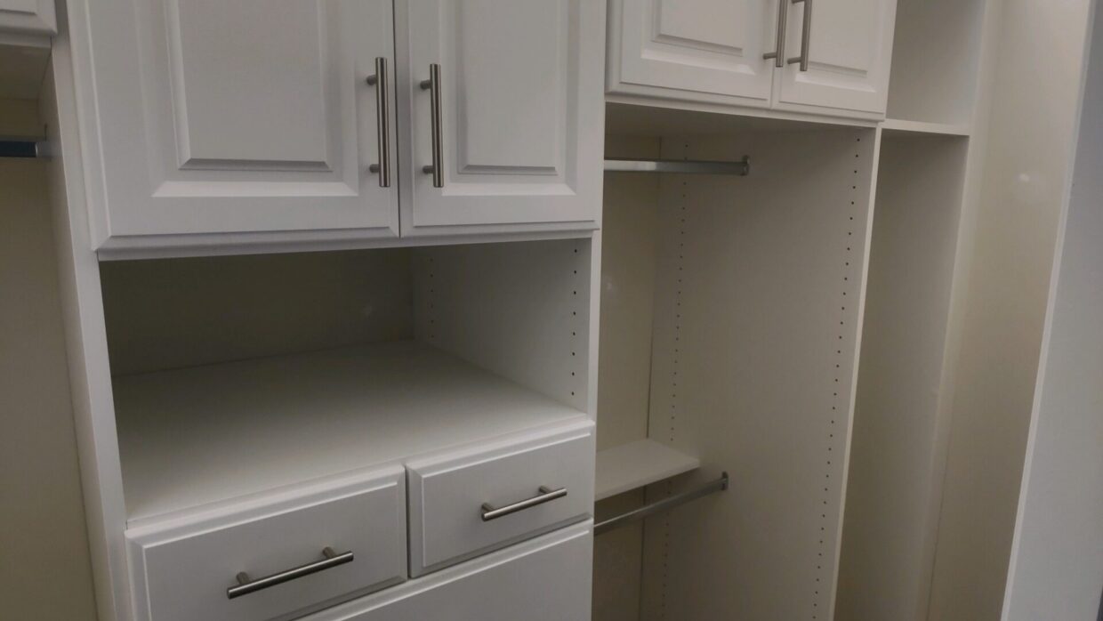 White Raised Panel Door – Molded Drawers with Floor Mount